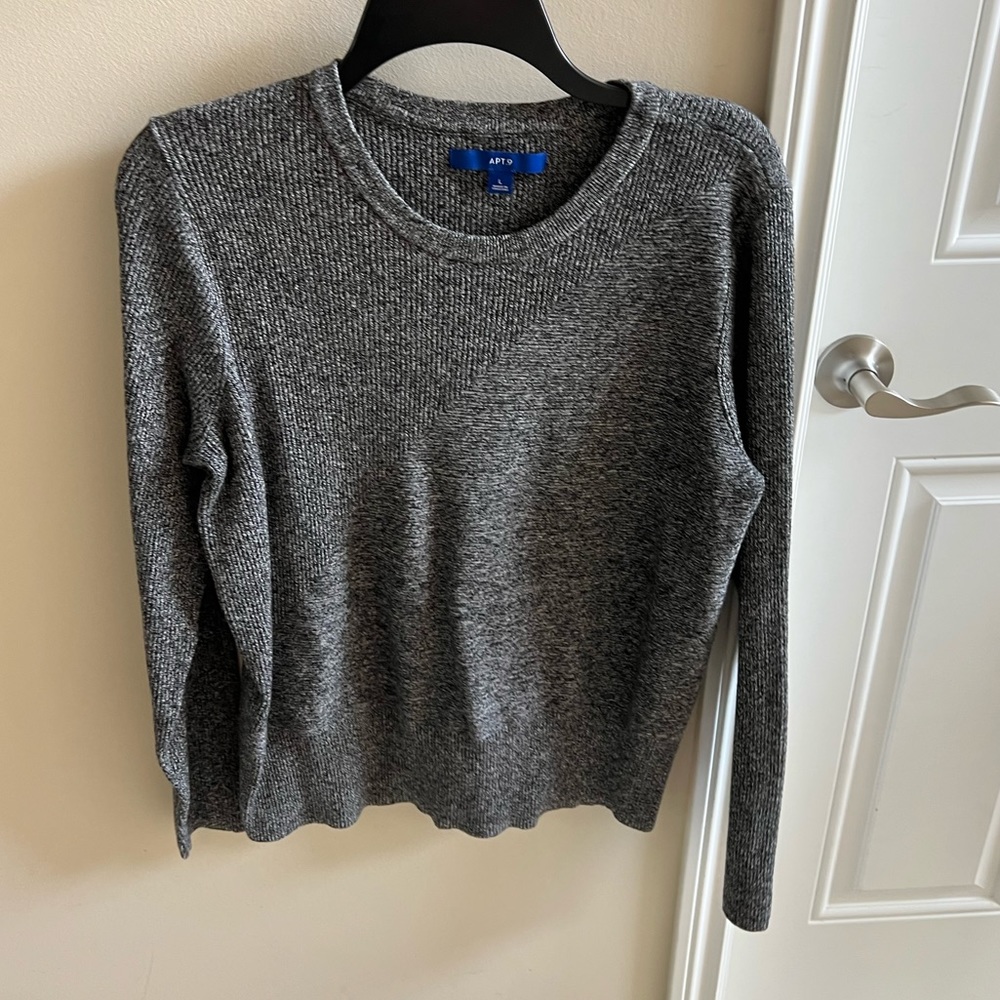 APT. 9 LONG SLEEVE L